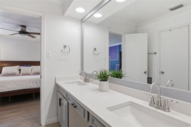 1314 E Lovers Lane, Arlington, TX 76010