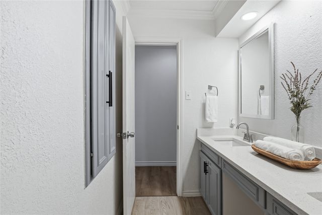 1314 E Lovers Lane, Arlington, TX 76010