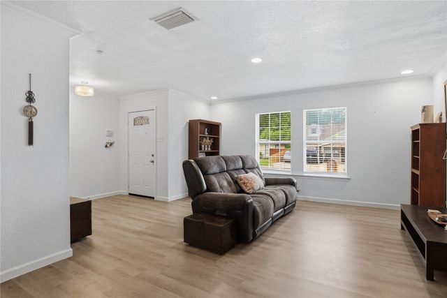 1314 E Lovers Lane, Arlington, TX 76010