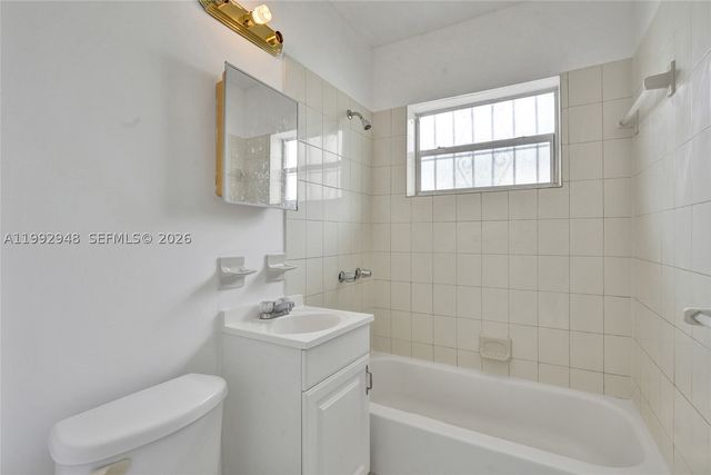 724 NW 6th St, Hallandale Beach, FL 33009