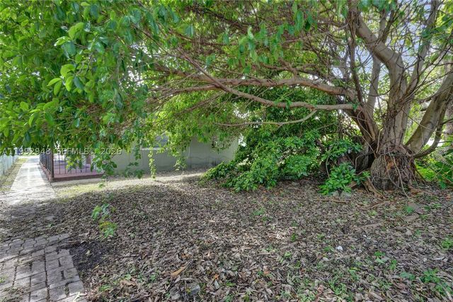 724 NW 6th St, Hallandale Beach, FL 33009