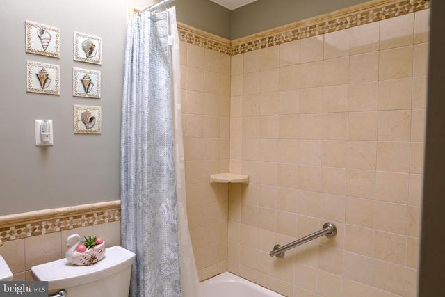 10210 E KESWICK RD, Philadelphia, PA 19114