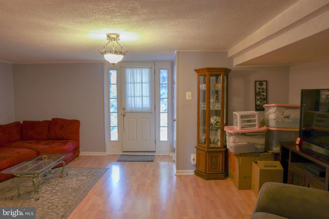 10210 E KESWICK RD, Philadelphia, PA 19114