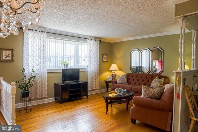 10210 E KESWICK RD, Philadelphia, PA 19114
