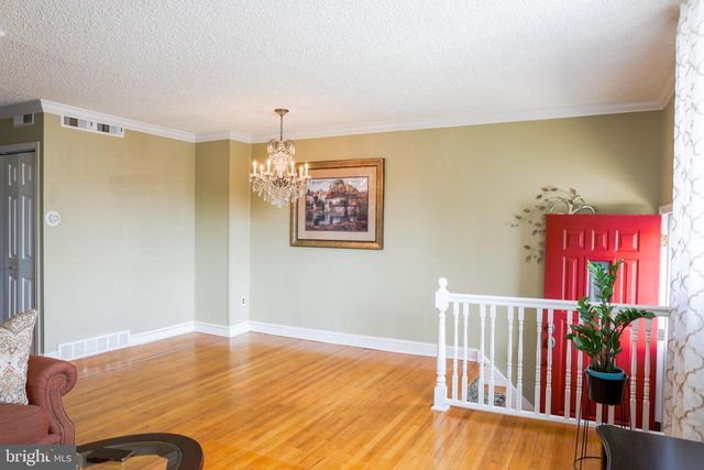 10210 E KESWICK RD, Philadelphia, PA 19114