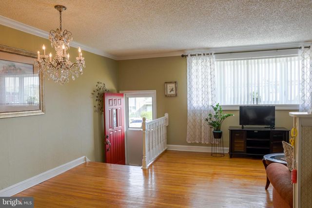 10210 E KESWICK RD, Philadelphia, PA 19114