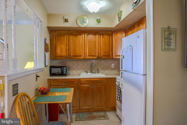 10210 E KESWICK RD, Philadelphia, PA 19114