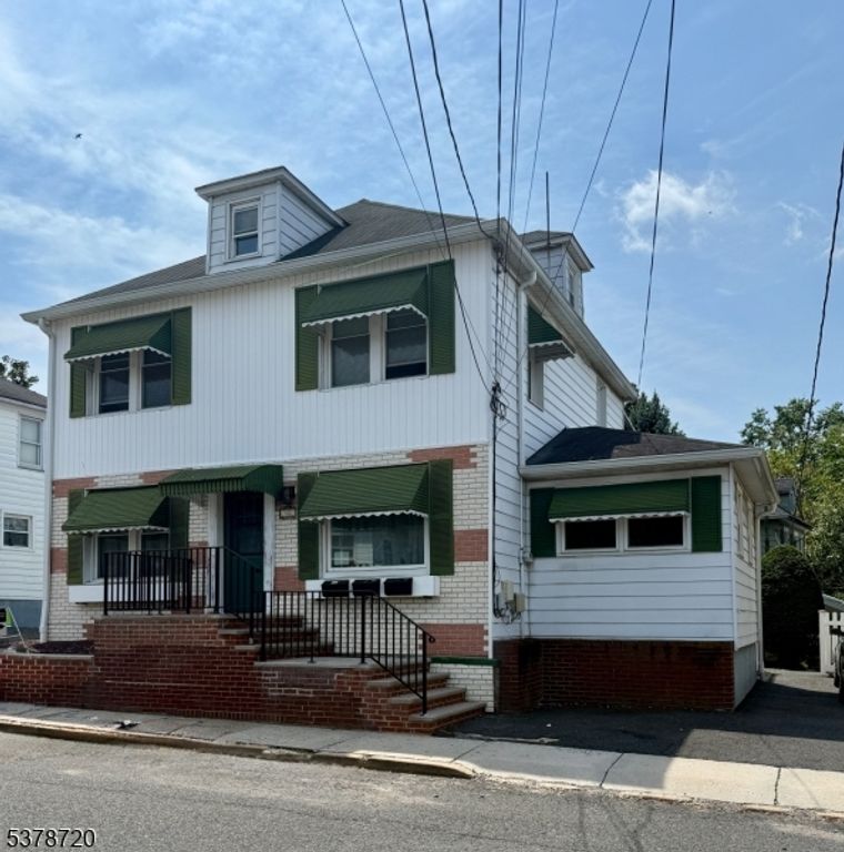 16 Rosalie St, Manville Boro, NJ 08835