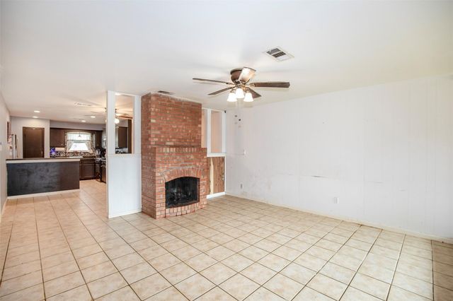 5011 Encino Court, Friendswood, TX 77546