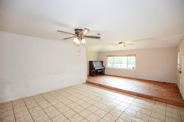5011 Encino Court, Friendswood, TX 77546
