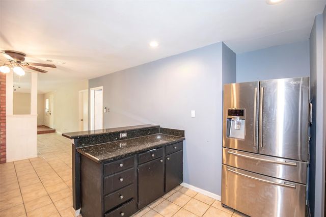 5011 Encino Court, Friendswood, TX 77546