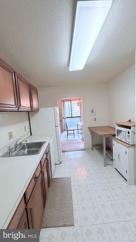 6100 WESTCHESTER PARK DR #609, College Park, MD 20740