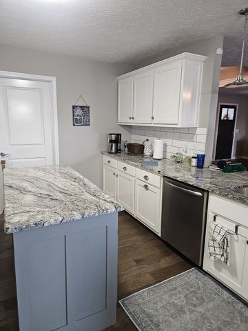 176 Arlis Gene Cir, Lafayette, TN 37083