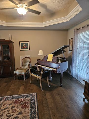 176 Arlis Gene Cir, Lafayette, TN 37083