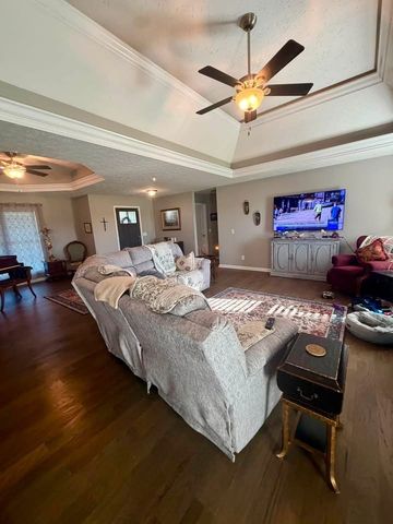176 Arlis Gene Cir, Lafayette, TN 37083