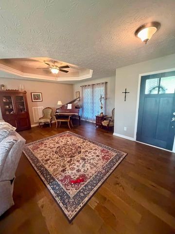 176 Arlis Gene Cir, Lafayette, TN 37083