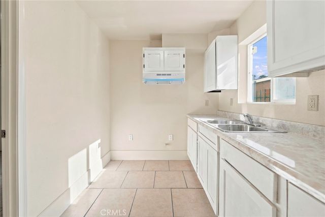 2019 E 105 Street, Los Angeles, CA 90002