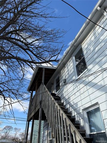 36 E Bernhard Avenue, Hazel Park, MI 48030