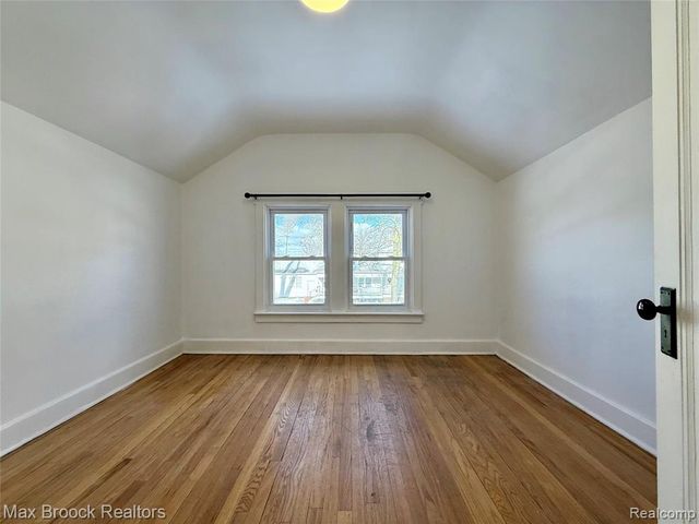 36 E Bernhard Avenue, Hazel Park, MI 48030