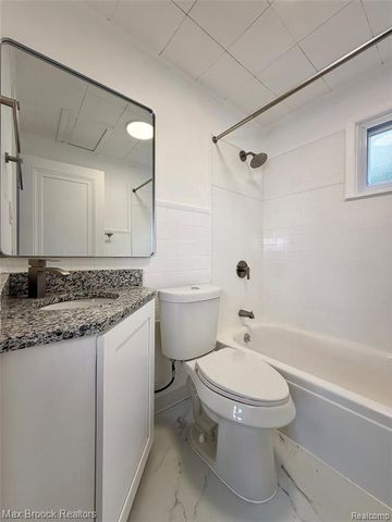 36 E Bernhard Avenue, Hazel Park, MI 48030