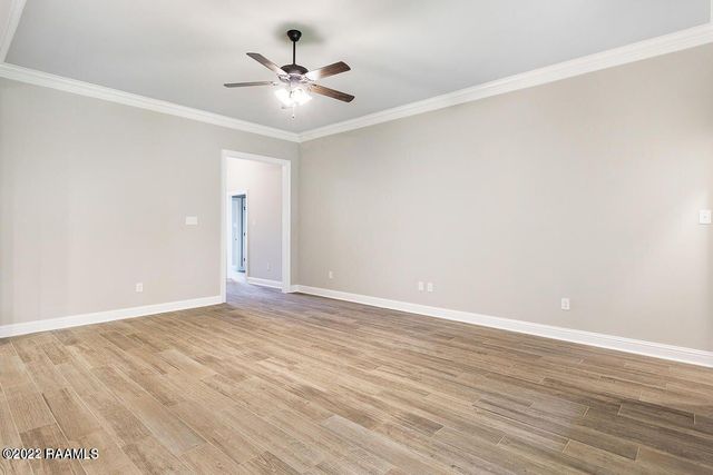 211 Sparrowhawk Street, Broussard, LA 70518
