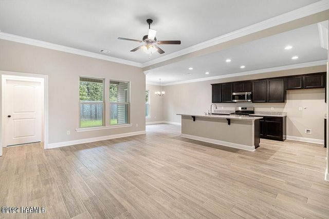 211 Sparrowhawk Street, Broussard, LA 70518