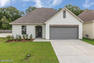 211 Sparrowhawk Street, Broussard, LA 70518