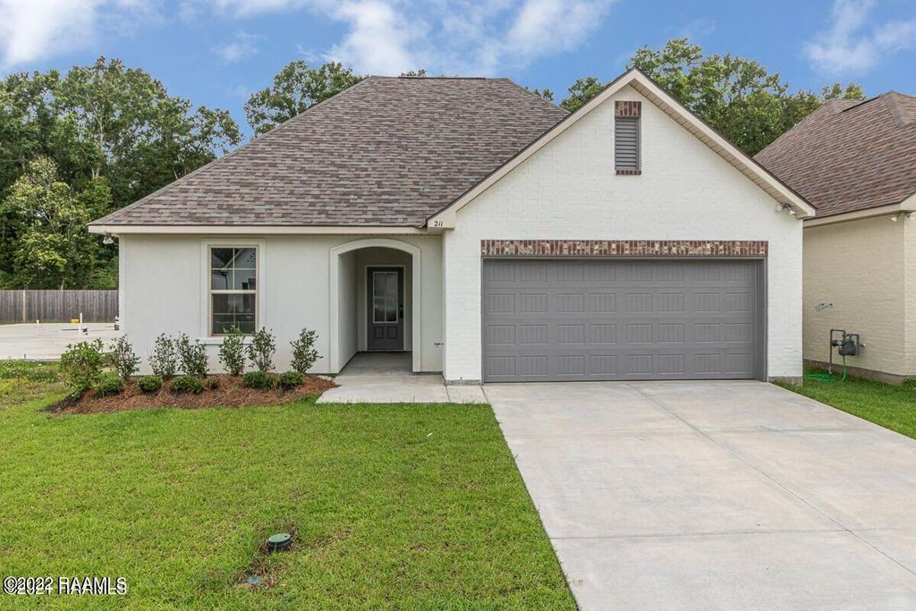 211 Sparrowhawk Street, Broussard, LA 70518
