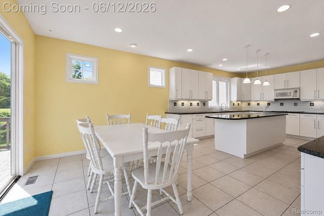 3300 Mimosa Street, Commerce Charter Township, MI 48390