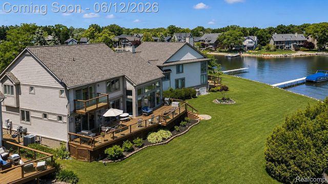 3300 Mimosa Street, Commerce Charter Township, MI 48390