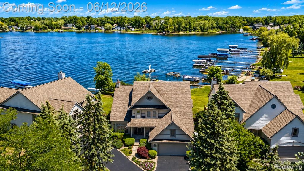 3300 Mimosa Street, Commerce Charter Township, MI 48390