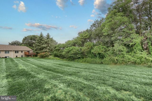 2418 WINTERBERRY LN, York, PA 17406