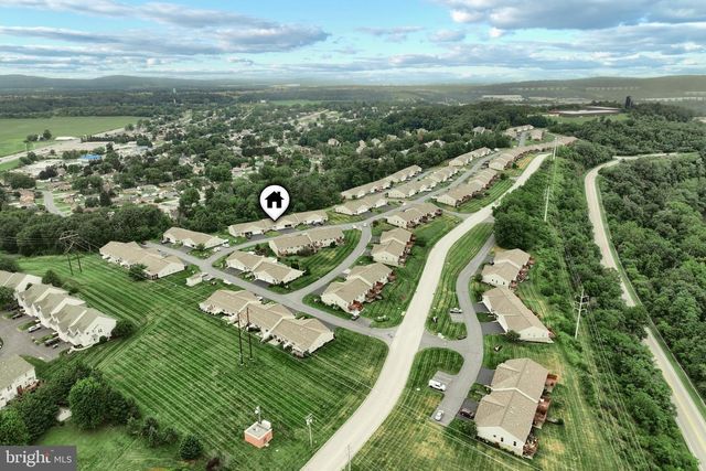 2418 WINTERBERRY LN, York, PA 17406