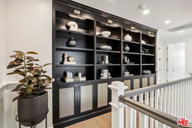 14000 Morrison Street, Sherman Oaks, CA 91423