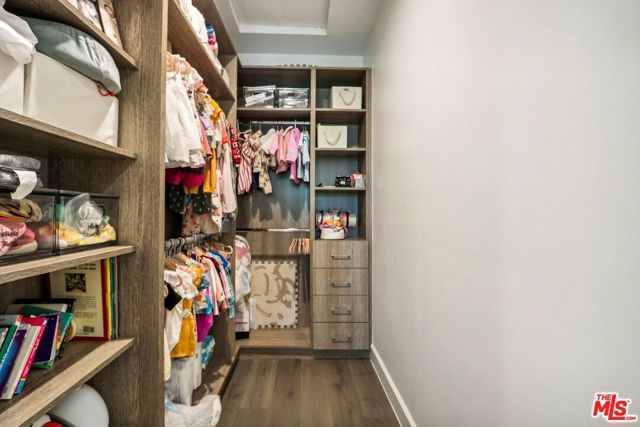 14000 Morrison Street, Sherman Oaks, CA 91423