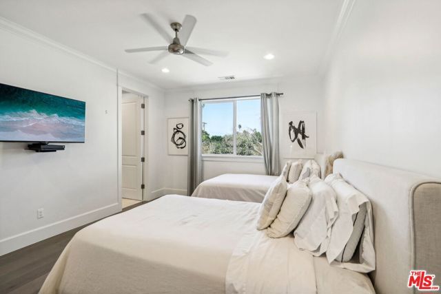 14000 Morrison Street, Sherman Oaks, CA 91423