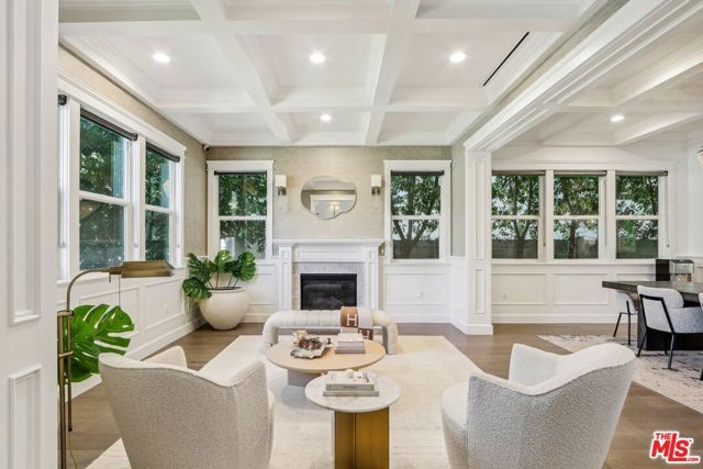 14000 Morrison Street, Sherman Oaks, CA 91423