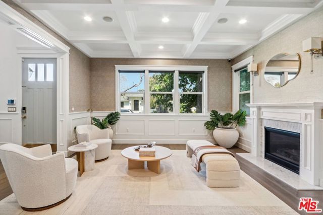 14000 Morrison Street, Sherman Oaks, CA 91423