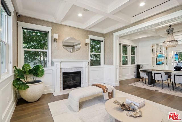 14000 Morrison Street, Sherman Oaks, CA 91423