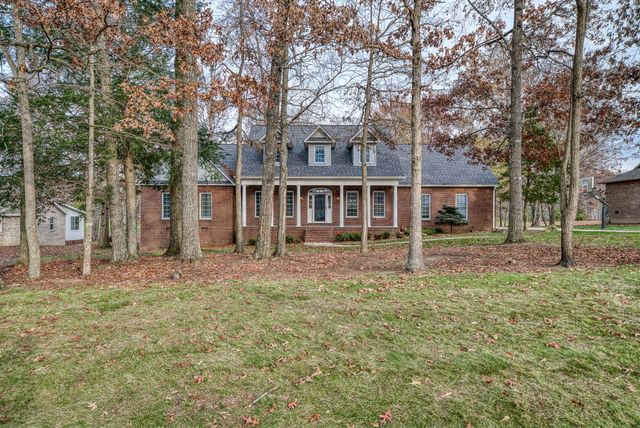 444 Ironwood Circle, Crossville, TN 38571