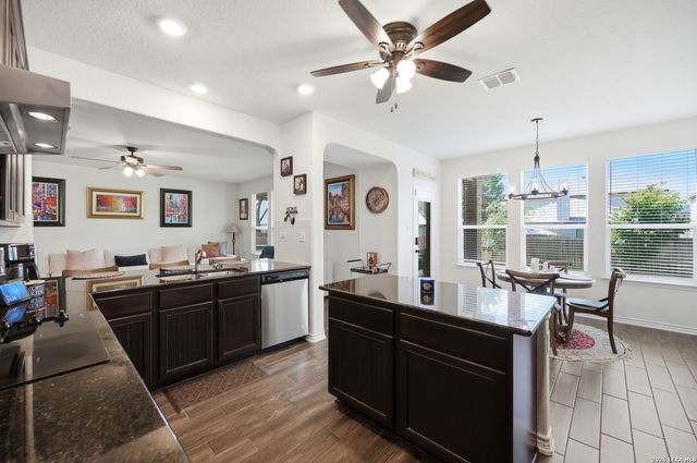 5332 Espinoso Way, San Antonio, TX 78261