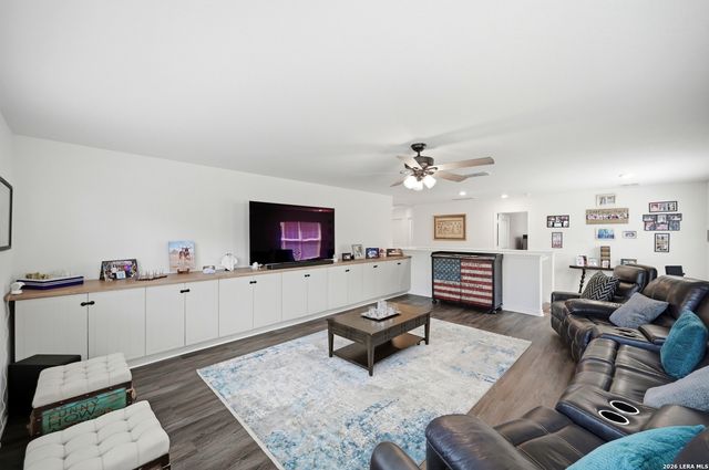 5332 Espinoso Way, San Antonio, TX 78261