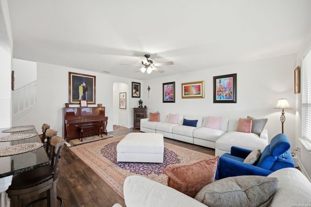 5332 Espinoso Way, San Antonio, TX 78261