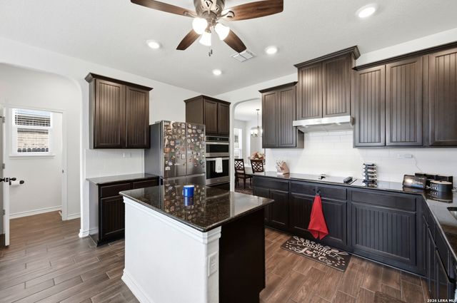 5332 Espinoso Way, San Antonio, TX 78261