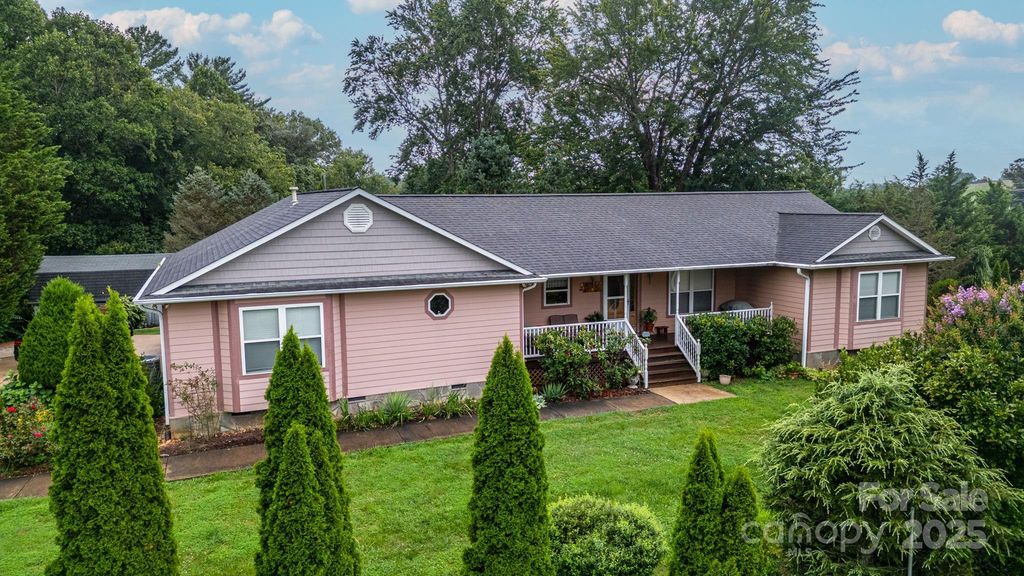 40 Collins Road, Marshall, NC 28753