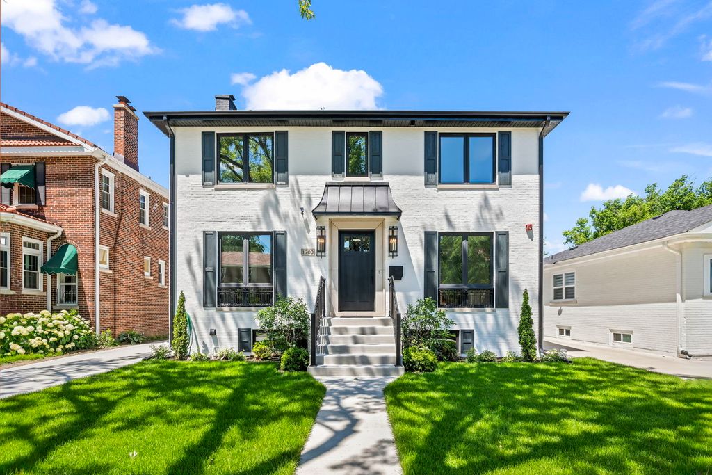 1700 Courtland Avenue, Park Ridge, IL 60068