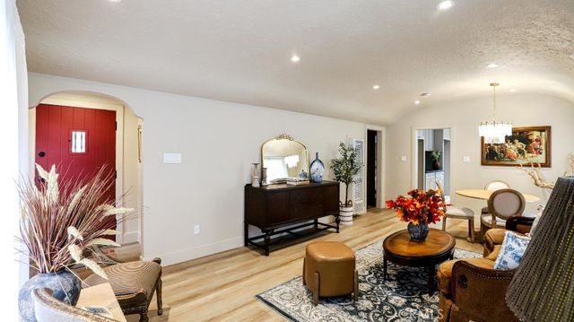 6764 Lemon, Long Beach, CA 90805