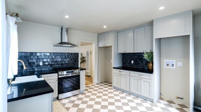 6764 Lemon, Long Beach, CA 90805