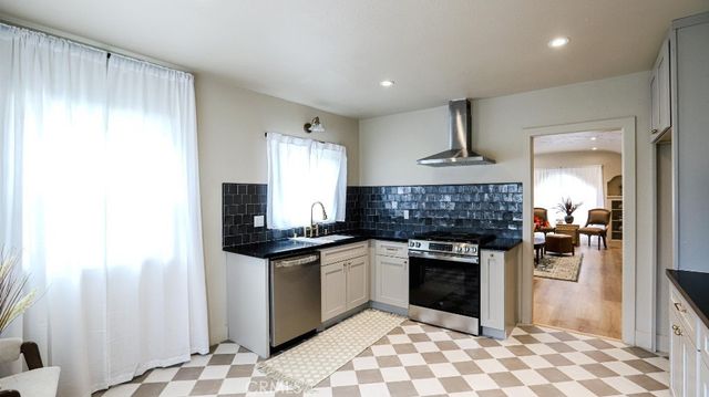 6764 Lemon, Long Beach, CA 90805