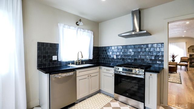 6764 Lemon, Long Beach, CA 90805